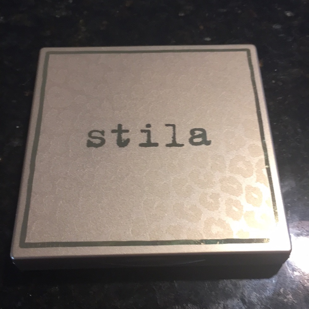 Stila Perfect me Hue eye& cheek pallet